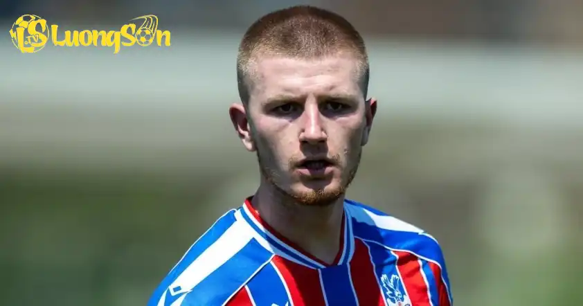 MU nhắm chiêu mộ Adam Wharton (Ảnh: FootballTransfers).