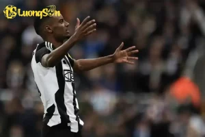 isak mau thuan voi newcastle 68a546bfbe30b