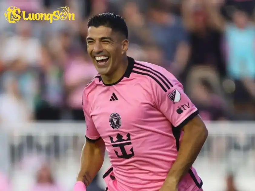Suarez vừa lập cú đúp quan trọng trên chấm phạt đền để giúp Inter Miami ghi tên mình vào bán kết Leagues Cup 2025