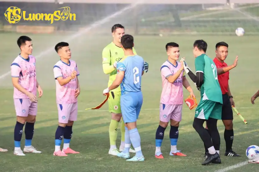 Quang Hải, Filip Nguyễn đối đầu với các đồng đội ở ĐT Việt Nam Quang Hải, Filip Nguyễn đối đầu với các đồng đội ở ĐT Việt Nam