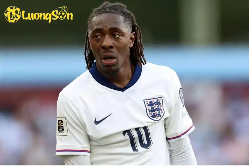 Eze bị HLV Thomas Tuchel nhắc nhở sau trận đấu (Ảnh: X). Eze bị HLV Thomas Tuchel nhắc nhở sau trận đấu (Ảnh: X).