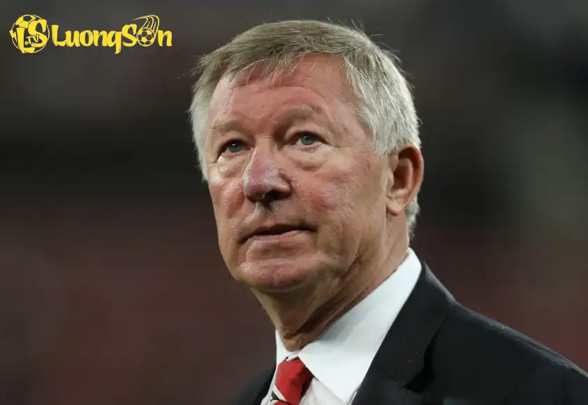 Sir Alex Ferguson là huyền thoại vĩ đại nhất lịch sử Manchester United