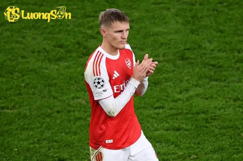 Arsenal đang muốn gia hạn hợp đồng mới với Odegaard. Ảnh: CLB