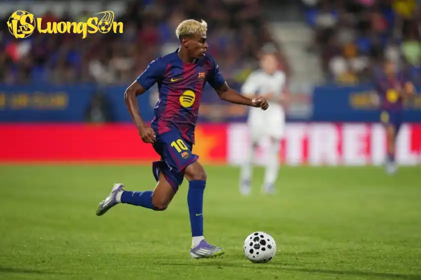 PSG được cho là đang theo sát Yamal (Ảnh: La Liga). PSG được cho là đang theo sát Yamal