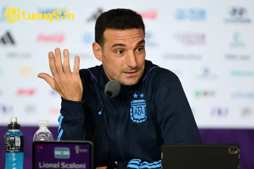 HLV Scaloni hứa hẹn sẽ trao thêm cơ hội cho các nhân tố mới